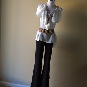 A  classic pants and blouse I have both 💕💕💕💥🛍